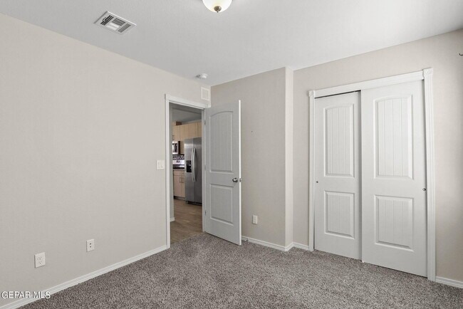 Building Photo - 947 Follifoot Pl
