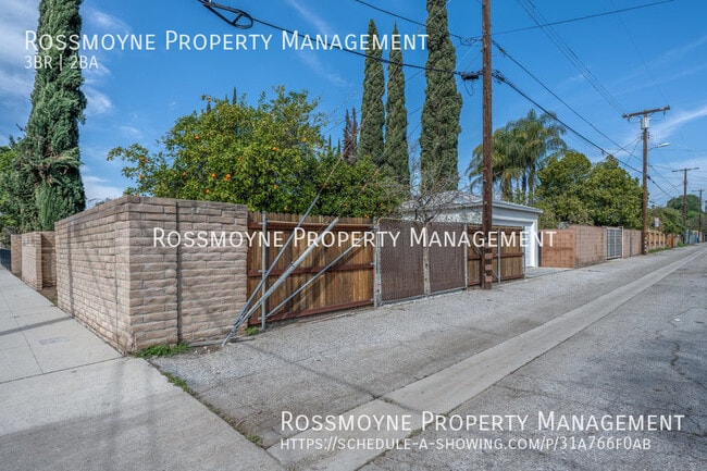 Building Photo - 7000 Lasaine Ave