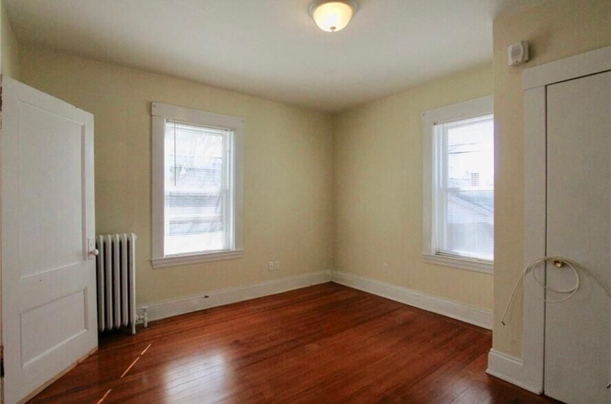 Bedroom 2 - 23 Bedlow Ave