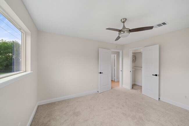 Building Photo - 15034 Rose Valley Dr