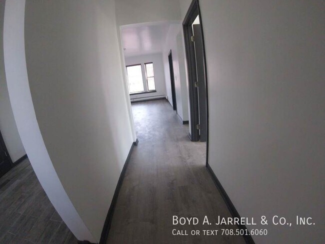 Building Photo - 5926 S Michigan Ave