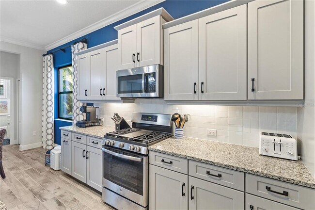 Building Photo - 26683 Raphis Royale Blvd