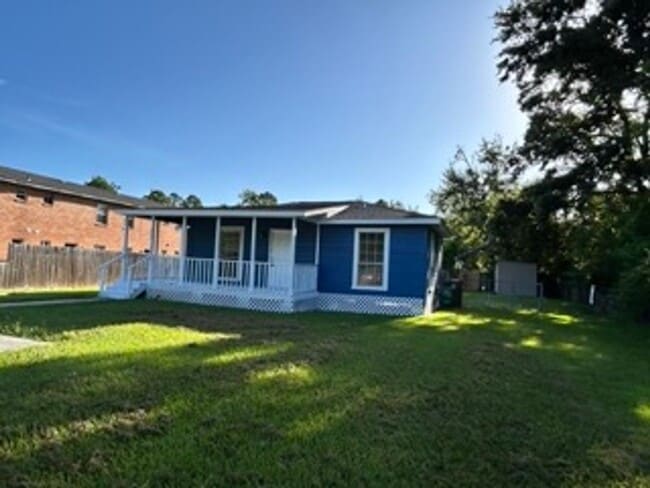 Building Photo - 212 Lawler Ave