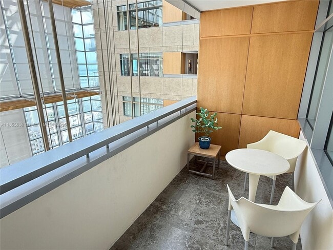 Building Photo - 1395 Brickell Ave