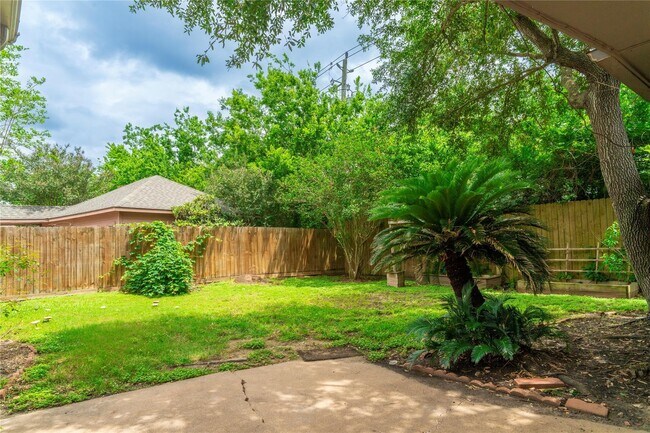 Building Photo - 3523 Ashlock Dr