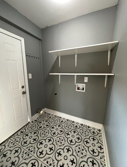 Building Photo - 3148 Highland Park Pl