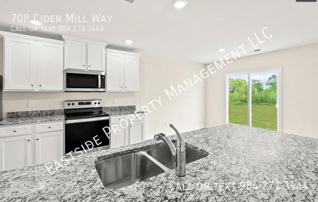 Building Photo - 708 Cider Ml Wy