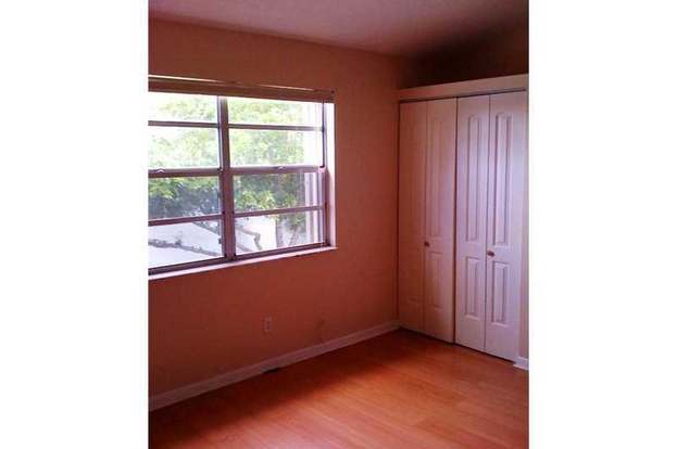 Building Photo - 2828 Edgehill Ln