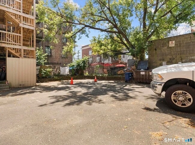 Building Photo - 31 Whittier St