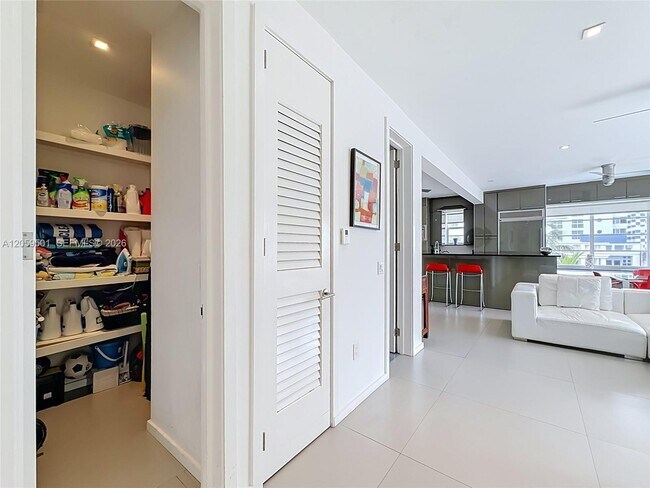 Building Photo - 1460 Ocean Dr