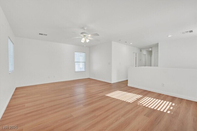 Building Photo - 6333 Sycamore Grove Ct