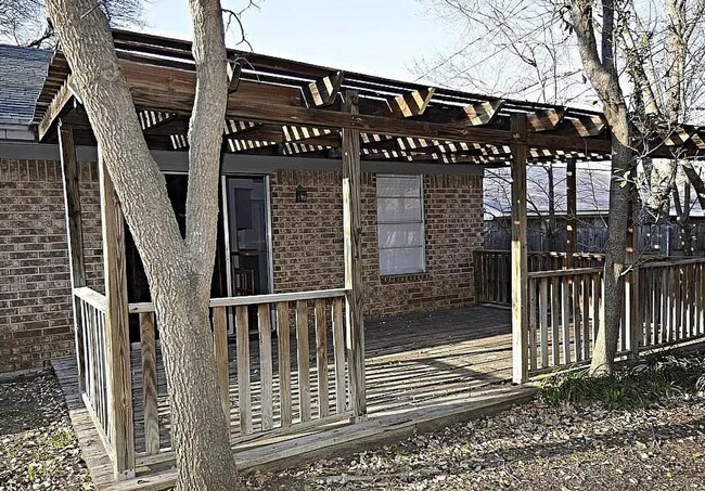 Building Photo - 3 bed 2 bath in Midway ISD