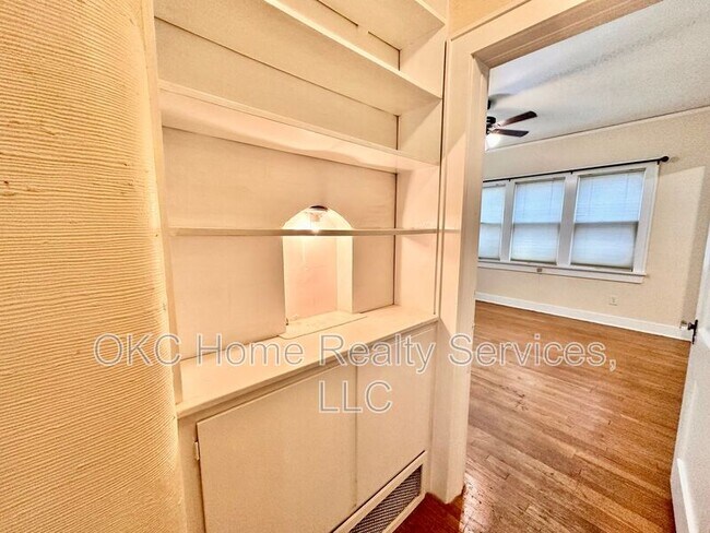 Building Photo - 1947 NW 20th St