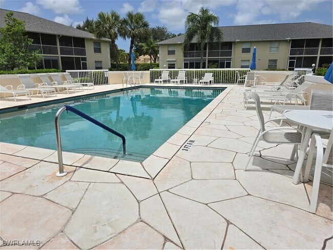 Building Photo - 605 Squire Cir