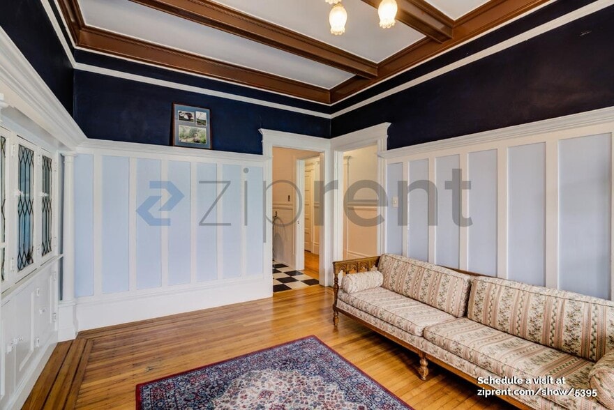 Building Photo - 643 Cole St