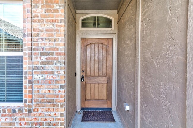 Building Photo - 308 Stoneridge Dr