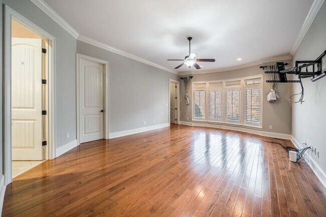 Building Photo - 246 Valley Meadow Dr