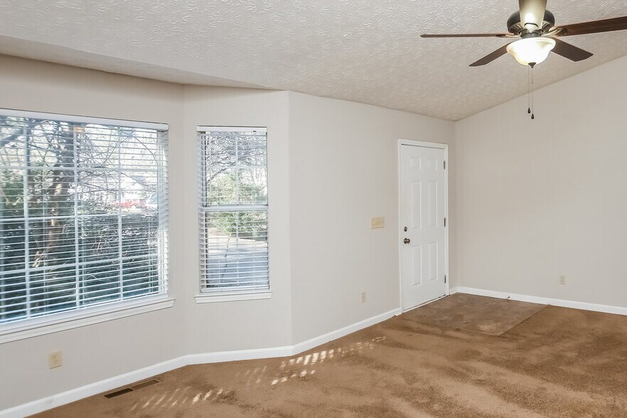 Building Photo - 75 Harrow Ct