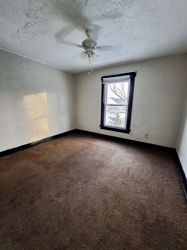 Building Photo - 1122 Beaumont Ave