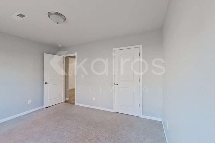 Building Photo - 1190 Silvertrace Dr