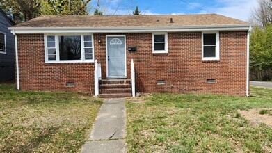 Building Photo - 3 bedroom brick rancher