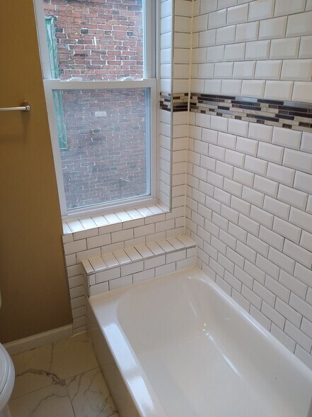 Building Photo - 2054 Ann St