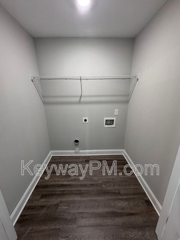 Building Photo - 334 Sumac Trail