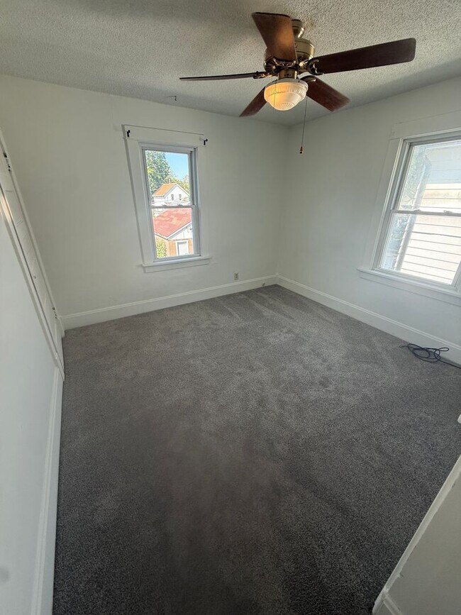 Building Photo - 205-207-207 18th Ave