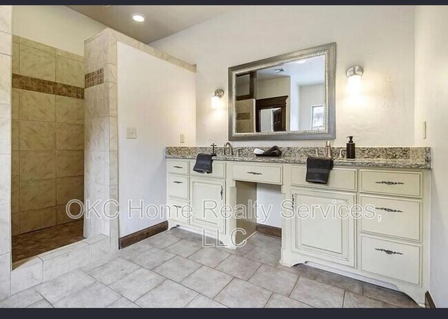 Building Photo - 1216 NW 190th Pl