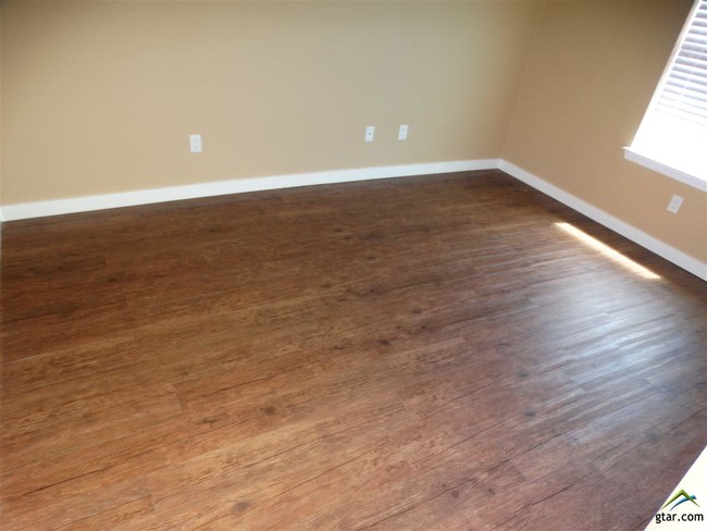 Building Photo - 5056 Shiloh Village Dr