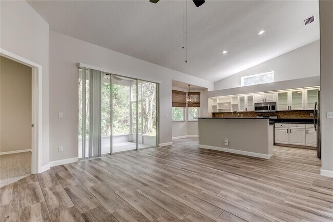Building Photo - 10426 Springrose Dr