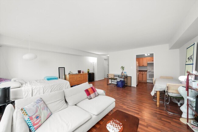 Building Photo - 3600 N Lake Shore Dr