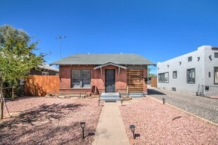 Building Photo - 322 N 12th St