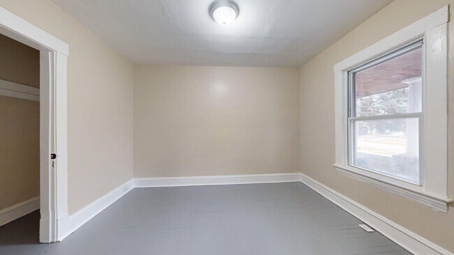 Building Photo - 3865 W 16th St