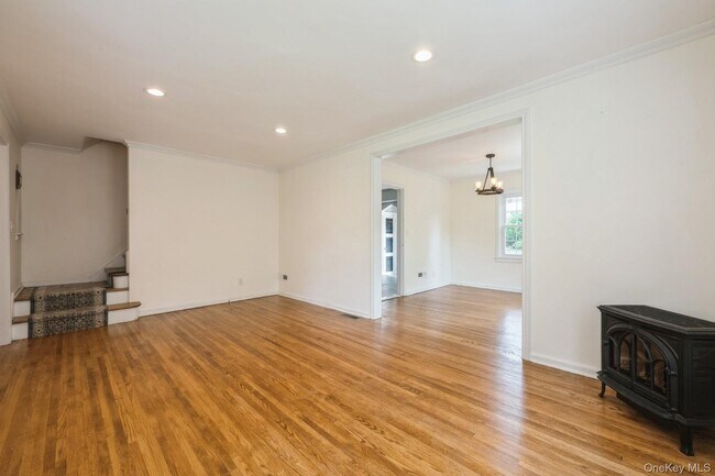 Building Photo - 212 Fernwood Terrace