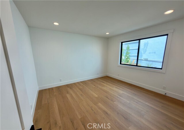 Building Photo - 230 Fairview St