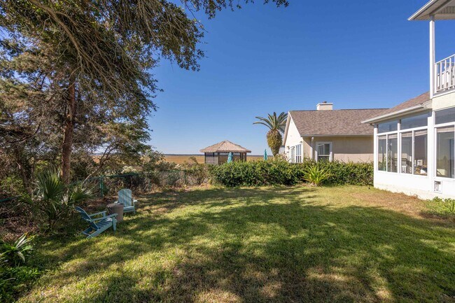 Building Photo - 212 Somerset Ct