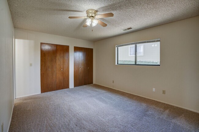 Building Photo - 5 Bedroom + a Den, 3 Bathroom, 2 Car Garage For Rent in Prescott!