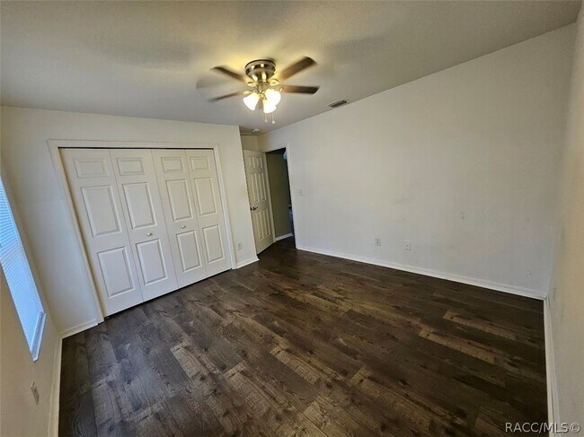 Building Photo - 844 W Wycliffe Ln