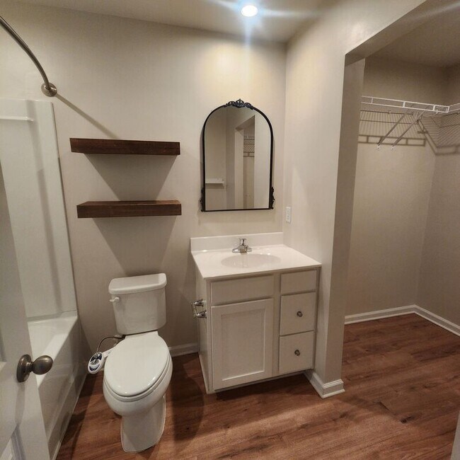 Building Photo - 525 Hampton Townes Dr