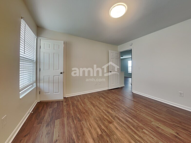 Building Photo - 1253 Summerlake Drive