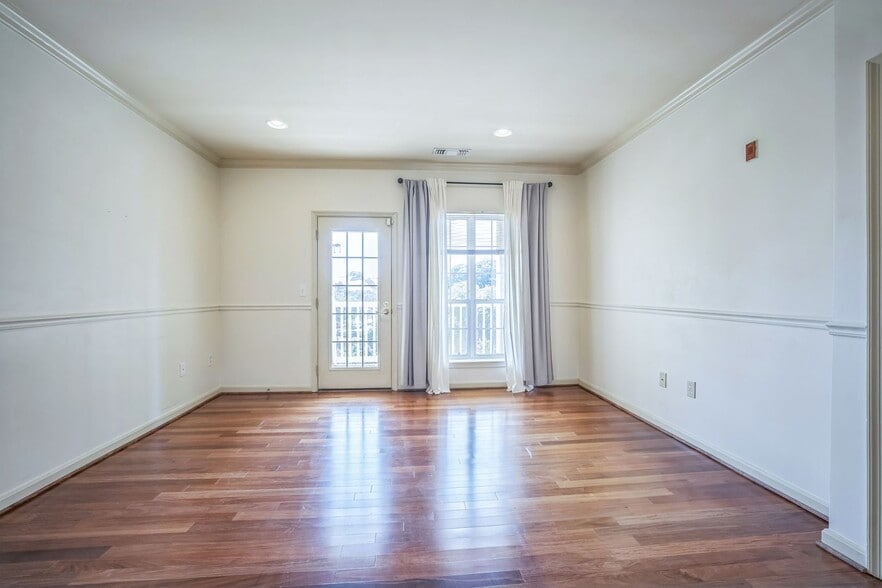 Building Photo - 4551 Strutfield Ln