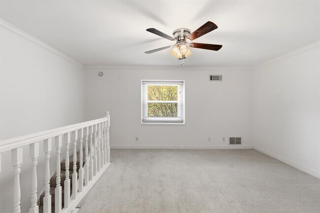 Building Photo - 2500 Steck Ave