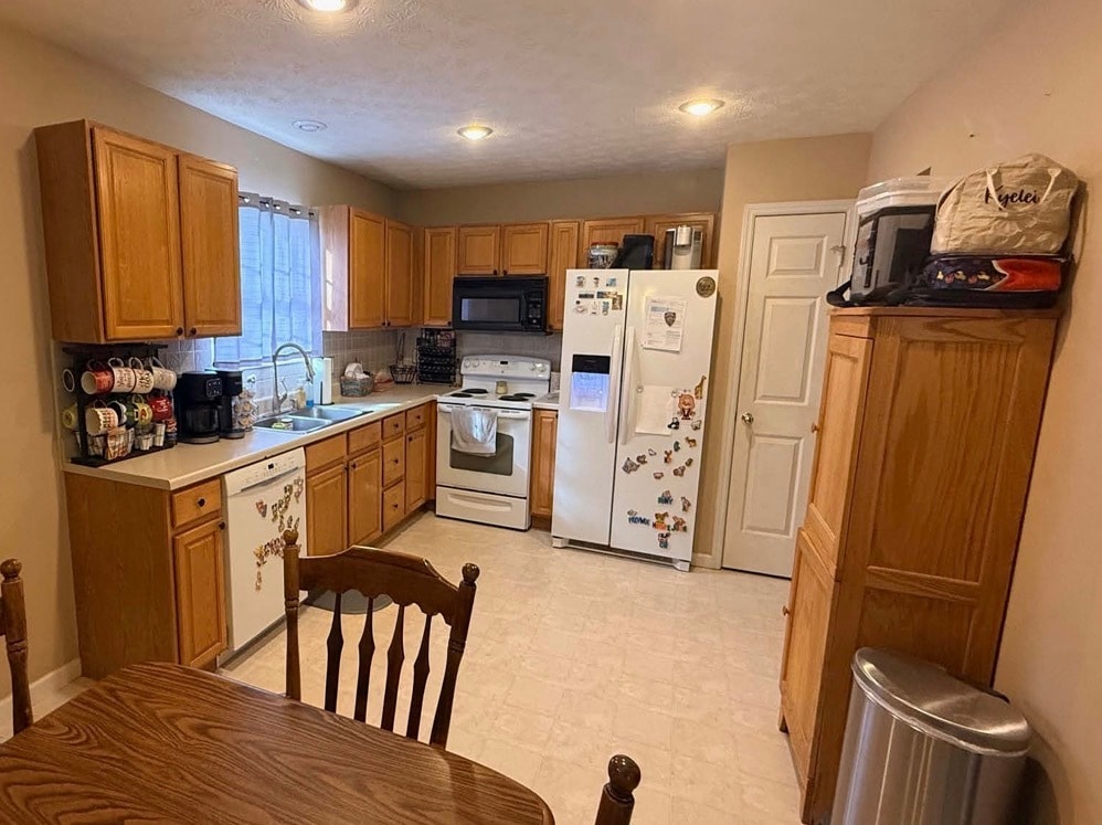 Building Photo - 1317 Cross Creek Dr