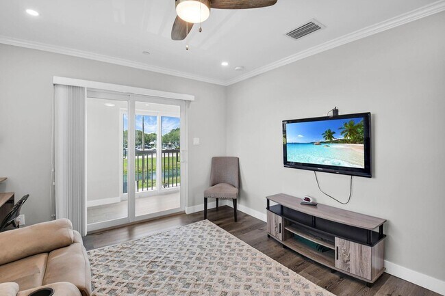 Building Photo - 388 Tuscany Ln