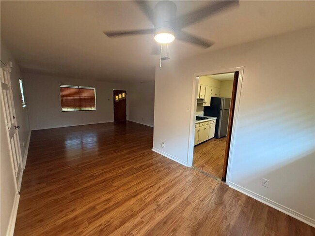 Building Photo - 2308 Crestwood Cir