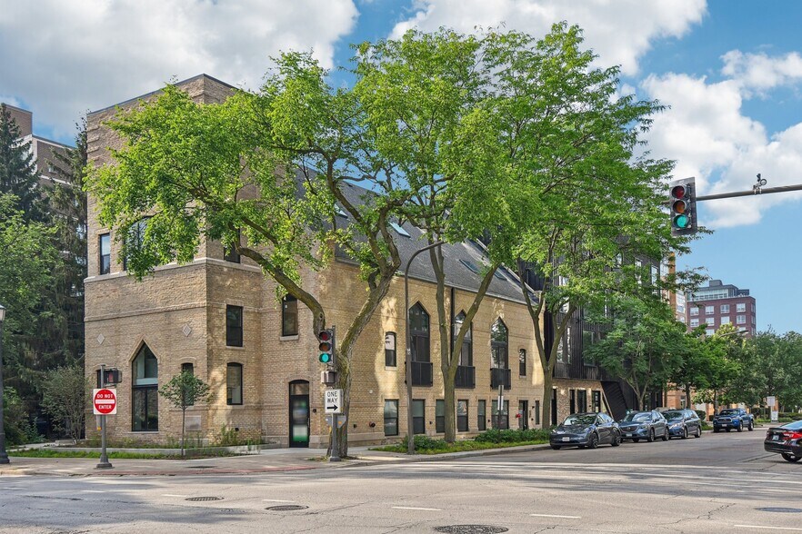 Building Photo - 1712 Oak Ave