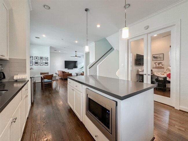 Building Photo - 2 Hermann Park Ct