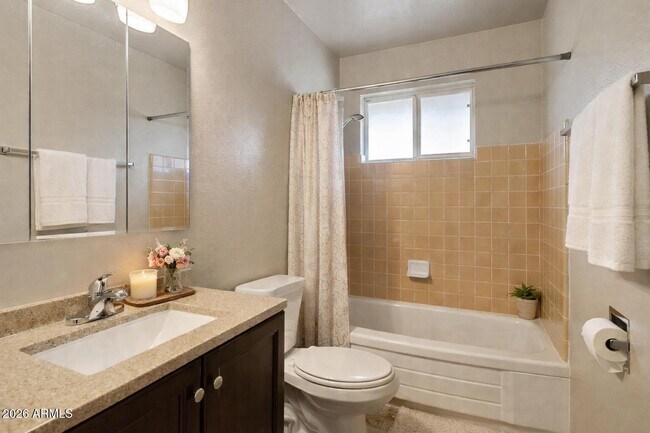 Building Photo - 12020 N Hacienda Dr