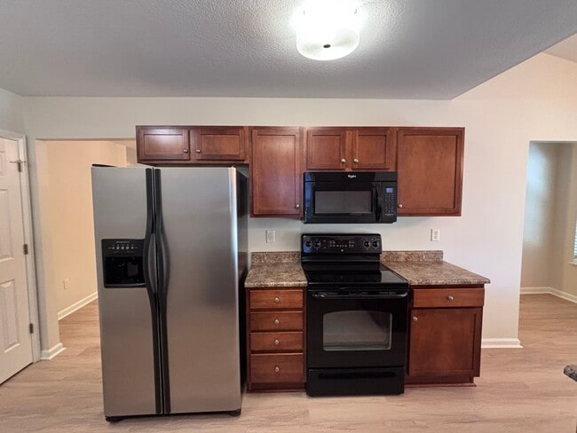 Building Photo - 83 Birkshire Way